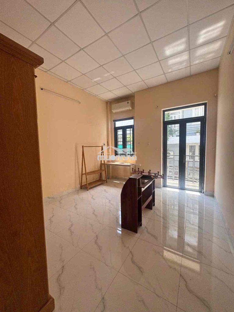 Cho thuê nhà nội thất cơ bản giá 10,5tr tl