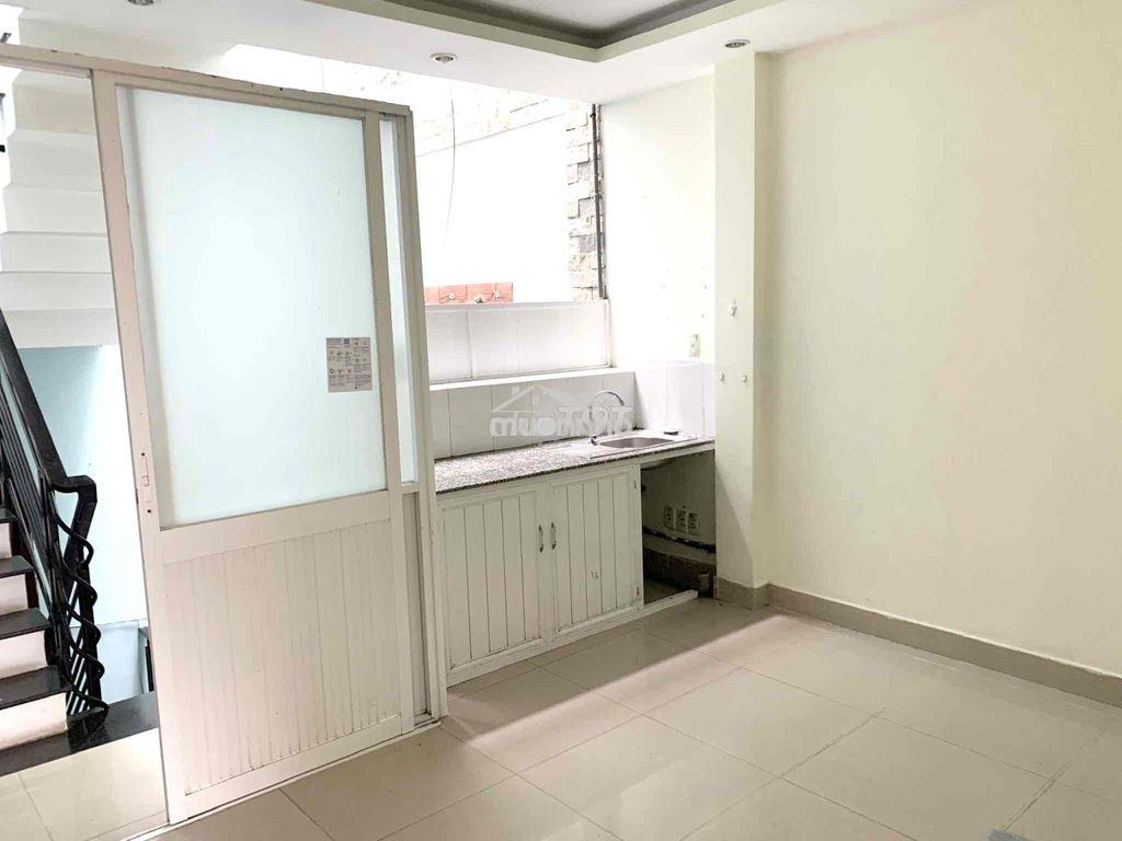 Phòng full nội thất, bếp và toilet riêng, có bancong, quận 8 - Ảnh 2