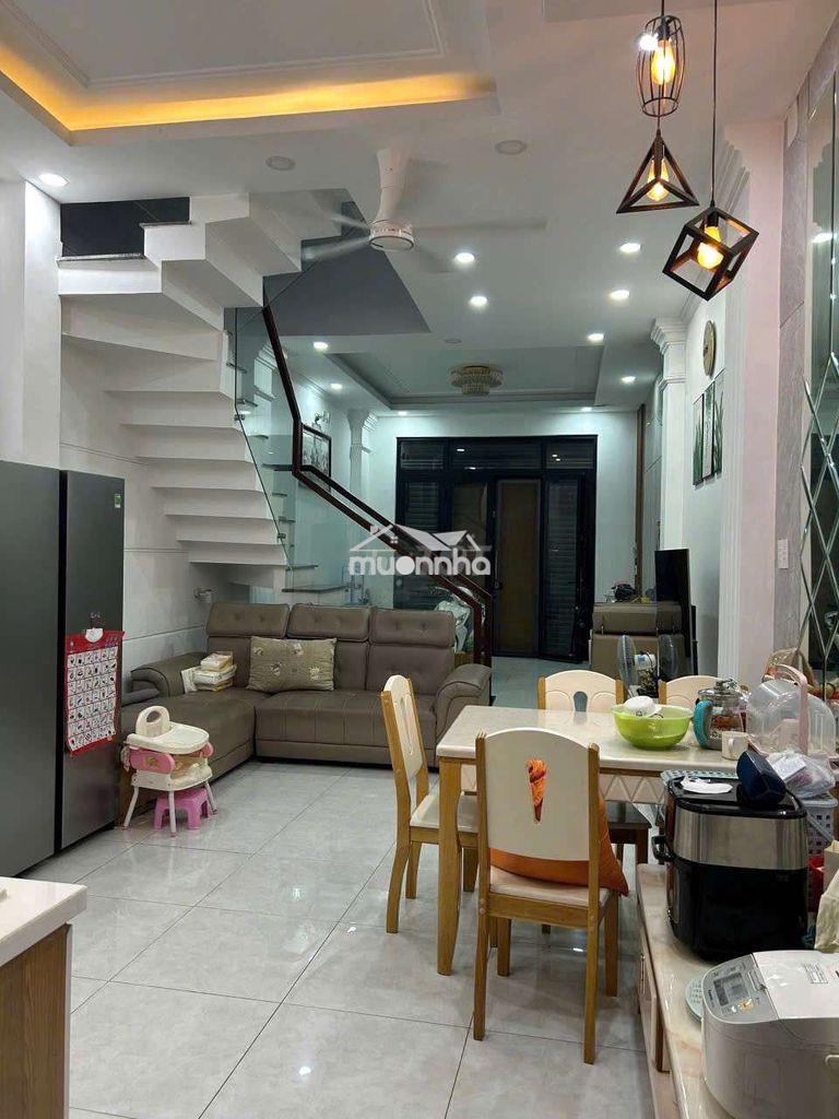 Dt 4 x 13m 3 lầu 4 pn 5 wc sân thượng. y hình hxt . lê trọng tấn