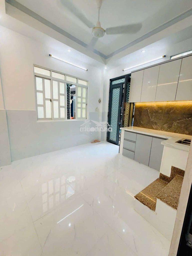 Bán nhà đường ba đình p8.q8 dt.3m5×6m } 2 lầu 2 phòng 2 toilet hẽm 3m5 - 3