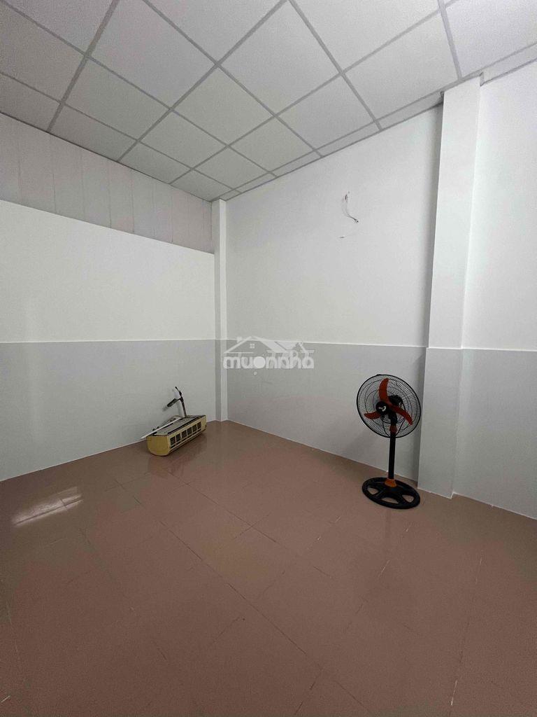 Cho thuê phòng 1 người, điện nước giá dân, máy lạnh, gần công thương