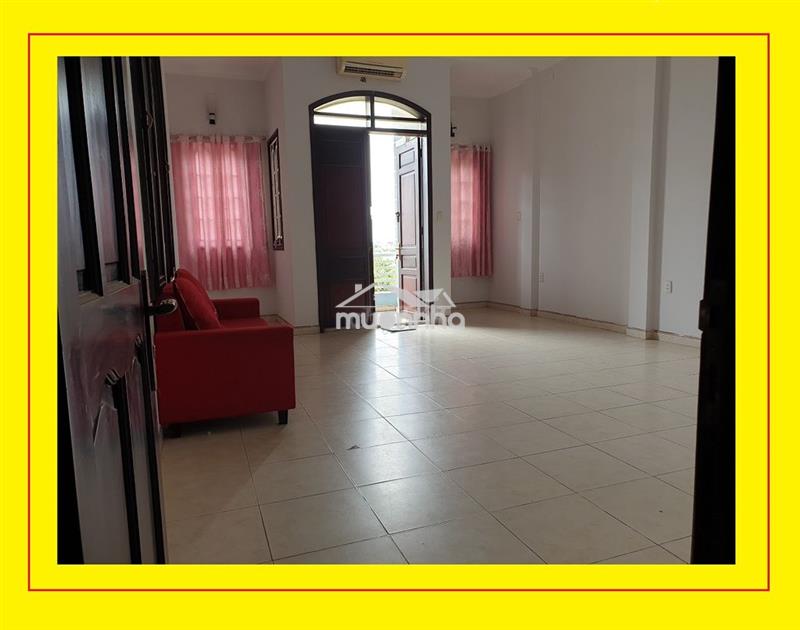 Phòng siu rộng đường bình lợi, có ban công, view rất đẹp, thoáng