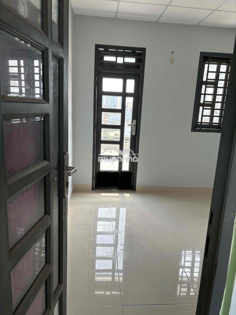 Phòng ban công thoáng 2.7 tr - sẵn máy lạnh- linh đông - 4
