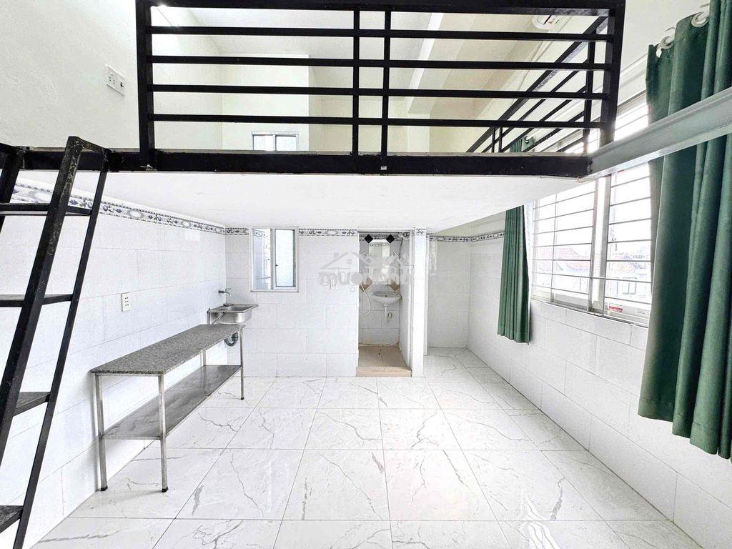 Phòng trọ giá rẻ - gác cao 2m - cửa sổ trời - đi bộ etown cộng hoà - 2