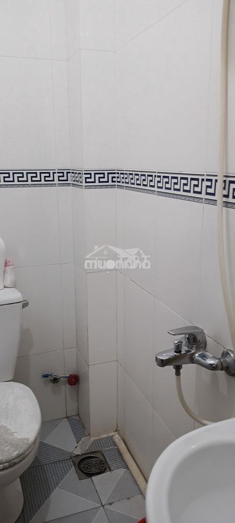 Cho 1 nữ ở ghép - 2