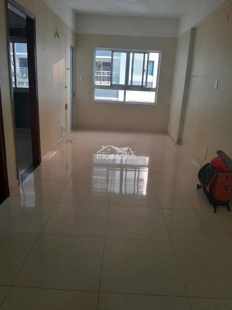 Chung cư phú thọ- nguyễn thị nhỏ: căn 60m2, 2p ngủ, giá 9,5tr/tháng - 2