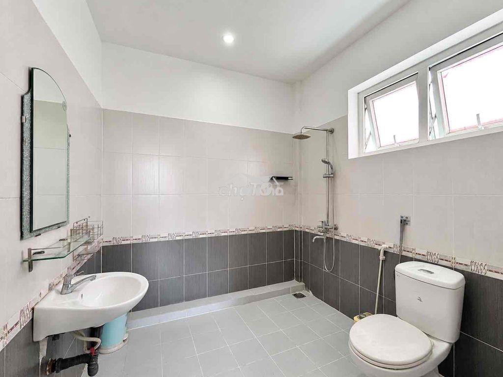 Phòng mới xây có ban công riêng trung tâm thủ đức - 4