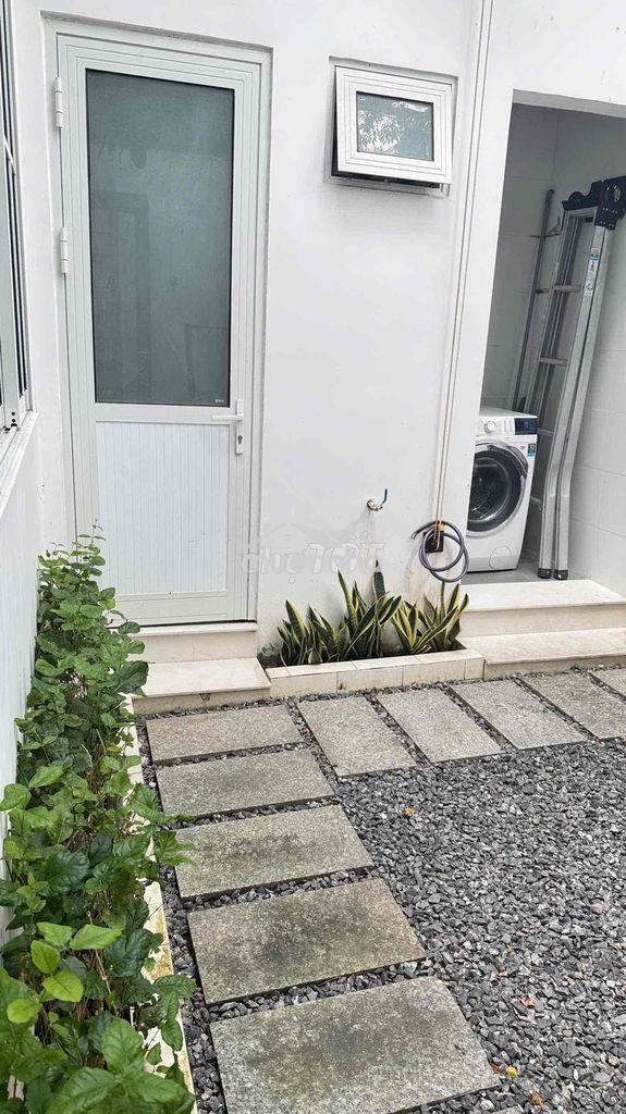 Cho thuê nhà sân vườn mặt tiền hoàng đình ái 2pn