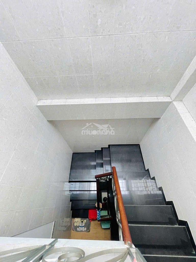 Nhà 3 tầng (b.tân) giáp tân phú - dt 68m2 - giá 4,95 tỷ - hẻm xh 7m - 4