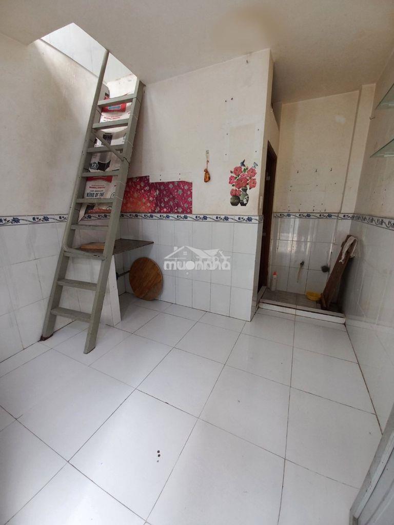 Tôi cần sang dãy trọ 11 phòng đường trần xuân soạn