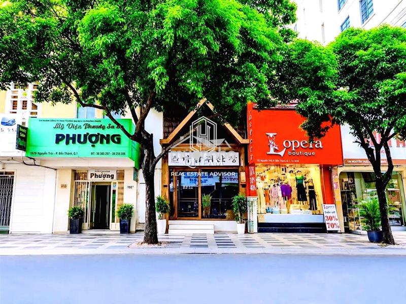 Nhà đẹp cho thuê mt nguyễn trãi q1🌸4 tầng🌸sẵn set up nhà hàng