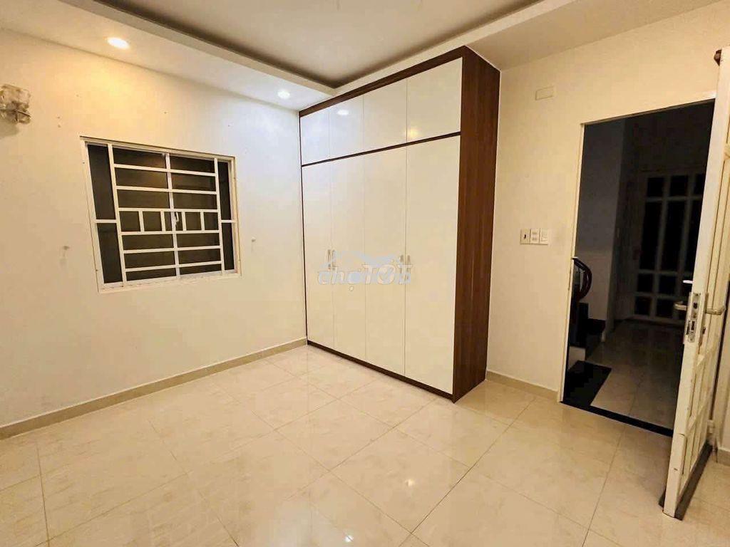 Cho thuê nhà 3 phòng ngủ 3.5x14 3 lầu giá 13tr đường số 27 p6 gv - 2
