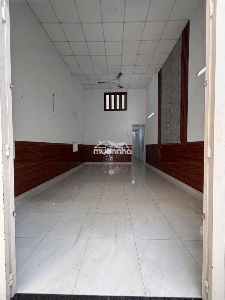 Cho thuê nhà to rộng rãi 