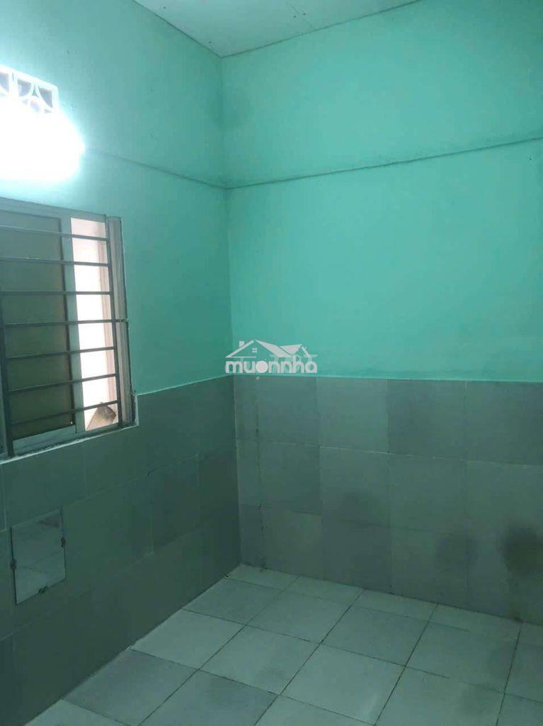 Phóng trệt ,wc trong phòng , giáp nguyên hữu cânh, gần saigon pearl - 2