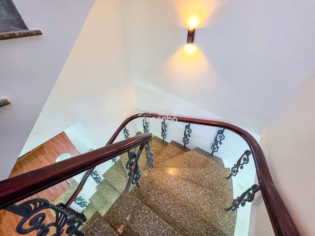 Nhà đẹp q7 -hẻm xe tải -3 tầng -4m x 14m -chỉ 6 tỷ nhỉnh - 4