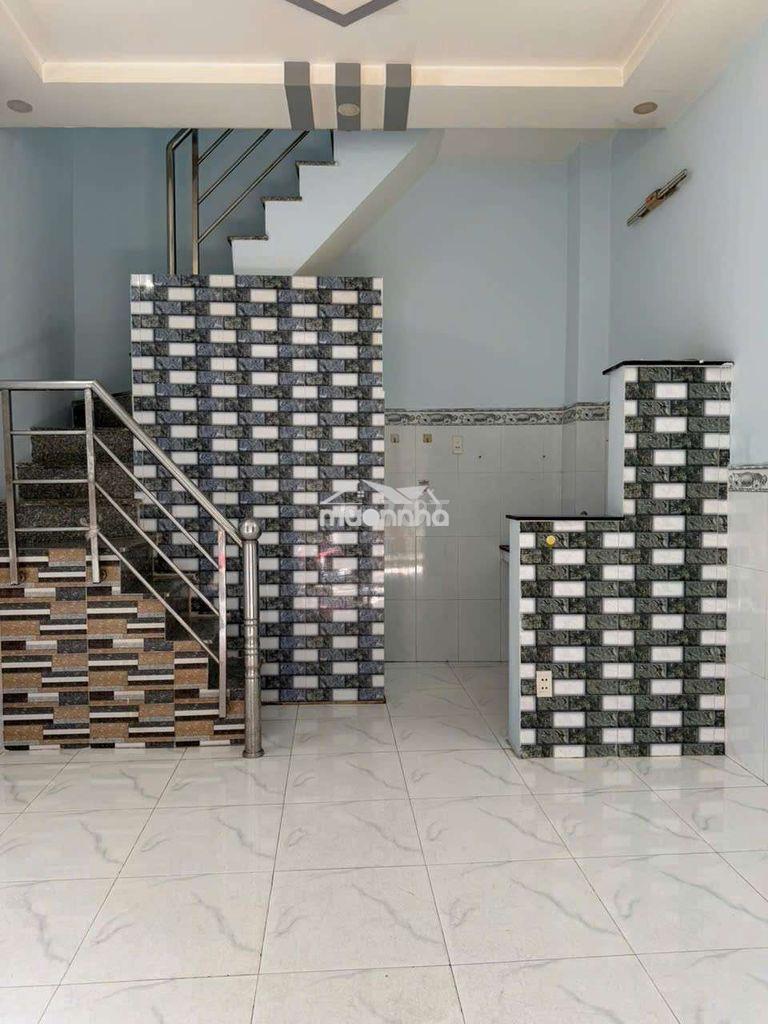 Cho thuê nhà đẹp, 20m2, 2l, 2pn, bình đức, p15, q8
