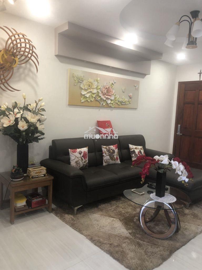 Bán chung cư đường cách mạng tháng 8 50m2, 2pn, giá 2.4 tỷ