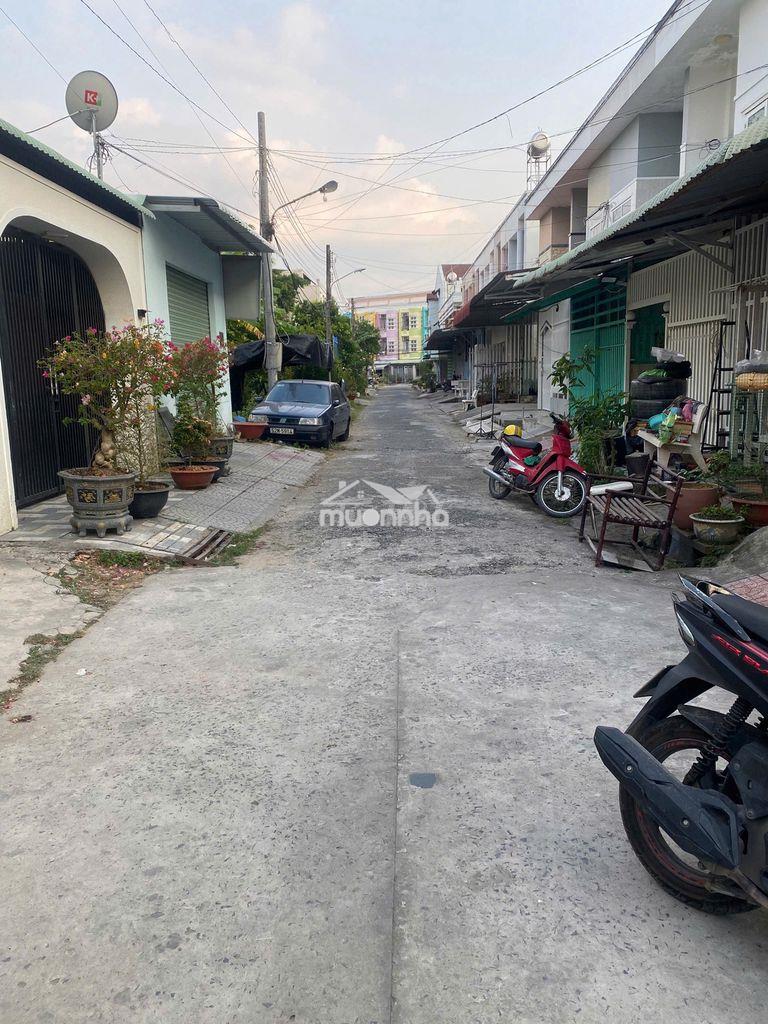 Nền đẹp (5,5x17)full thổ đường nhựa oto kdc ngọc vân phường 3