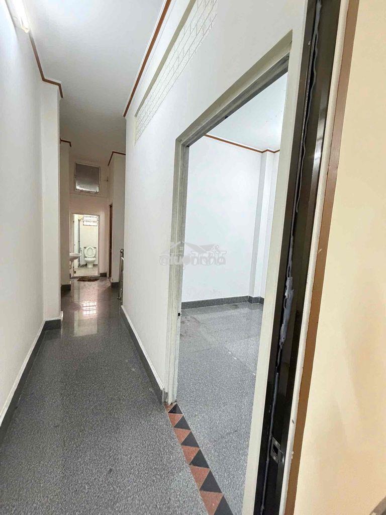 Nhà 3 phòng trục chính hẻm 30/4 - 4