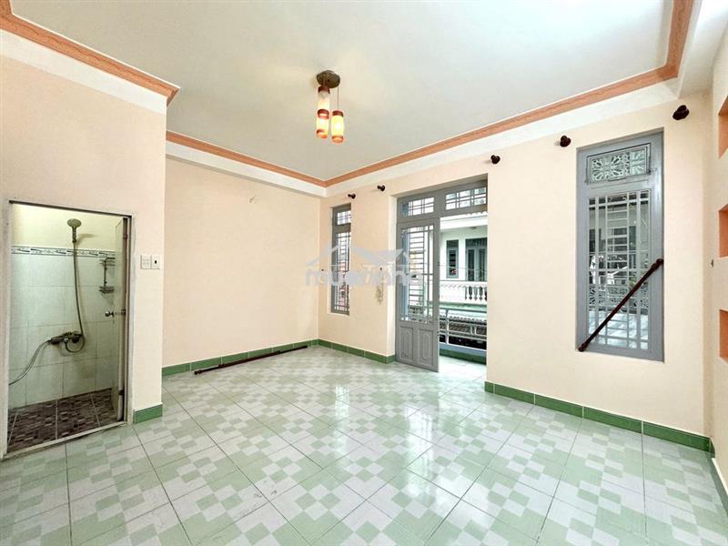 Hỗ trợ fix khi dọn vào liền _ phòng ban công kế bên mega market
