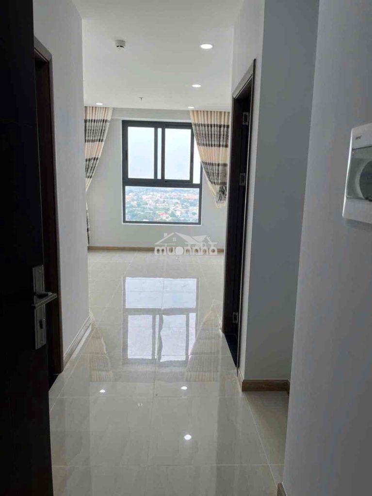 Chủ cần thuê gấp căn 2phòng ngủ bcons garden ,nội thất cơ bản
