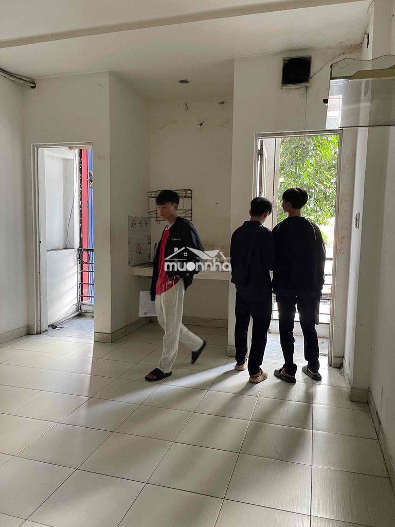 Lầu 1 có 2 phòng 1 wc có ban công ở gđ 4 đến 5 người - Ảnh 4