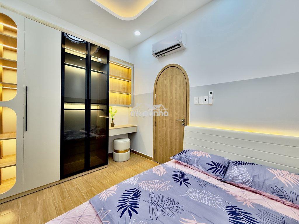 Nhà đẹp ngay chợ bà chiểu, tiệm vàng mi hồng -  4pn - chỉ nhỉnh 5 tỷ - 4