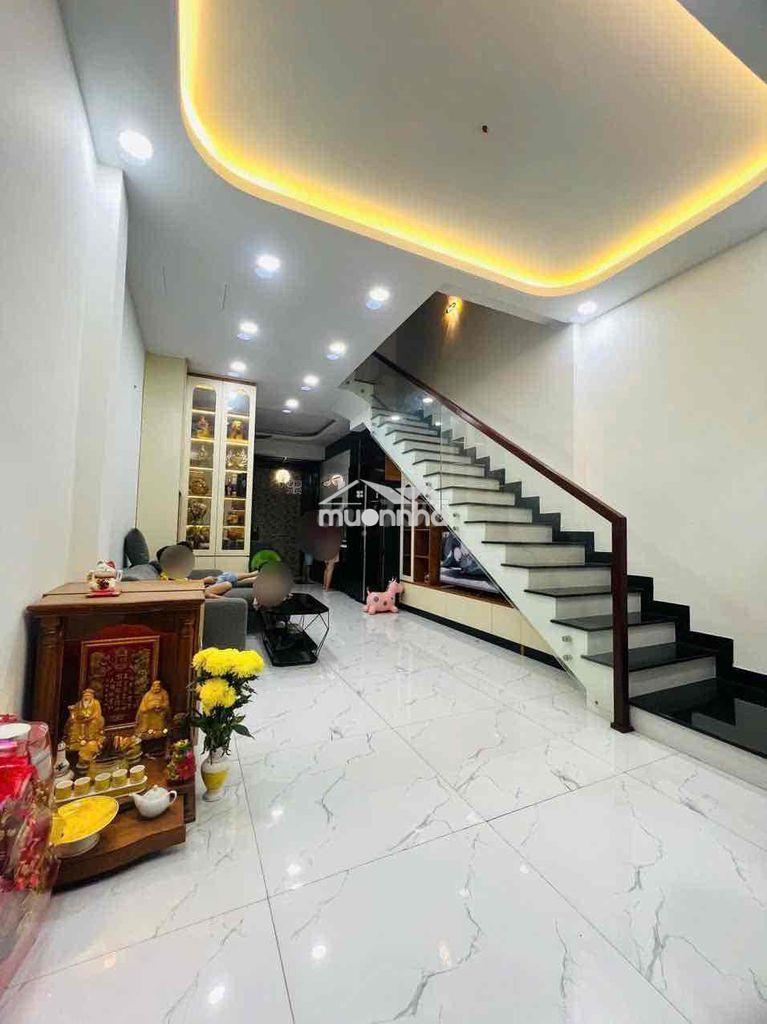Nhà full nội thất ngay vinhomes q9 - 2lầu 4pn đường oto