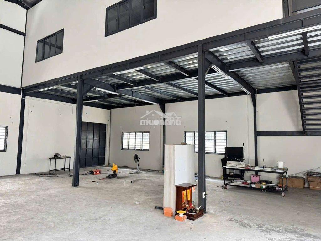 Cho thuê kho xưởng 323m2, điện 3pha, tải 3,5tấn, 3pn, 3máy lạnh, 32tr - 3