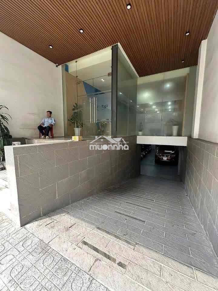 Cho thuê toà nhà ốp kính sử dụng đa công năng 6x25 đường đỗ được oto - 4