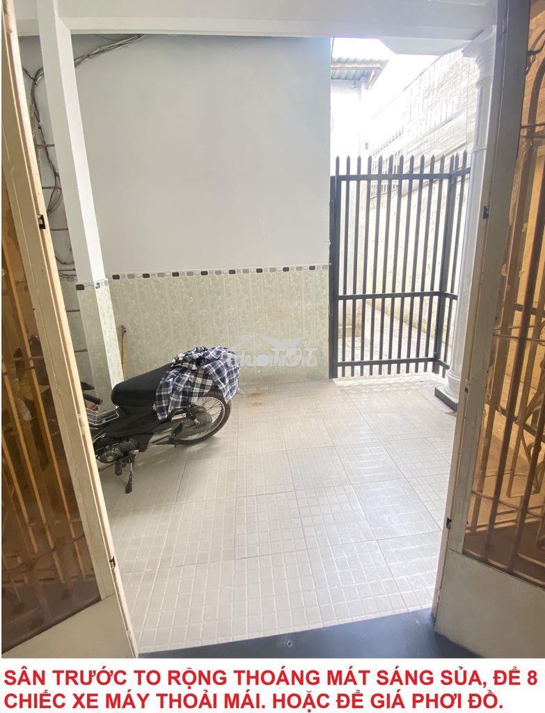 Nhà 100m2 sát đường lớn, kế công viên, 5 phòng, 3 phòng ngủ, 2 sân xe - 4