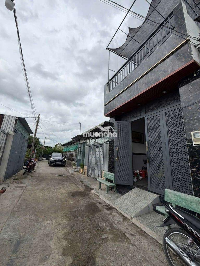 Bán nhà 4x19m . 1lầu. 3pn. sân xe hơi. bán ủy quyền