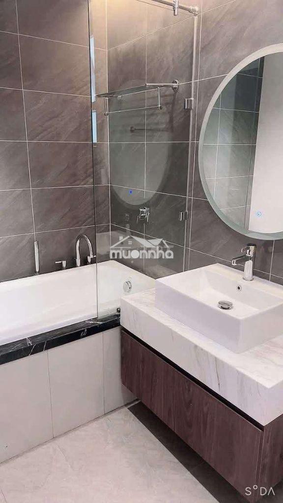 112m2 diamond brilliant, nội thất cơ bản, ban công dài, dọn vào ở ngay