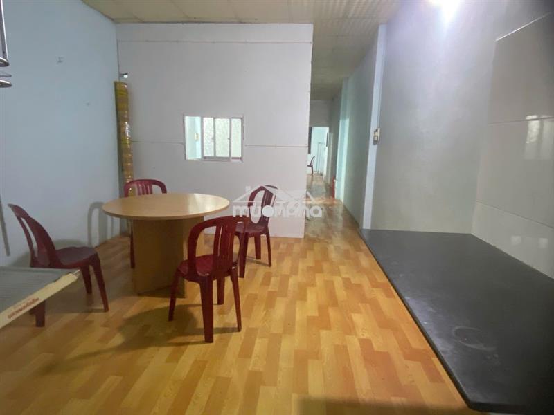 Cho thuê nguyên căn tầng 1, nhà hẻm cụt trung tâm q1, giá rẻ