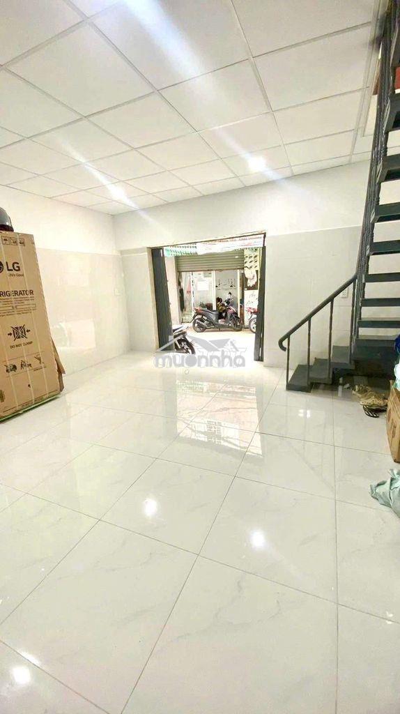 Thoại ngọc hầu. tân phú (3pn, 2wc). hẻm xe hơi. dtsd 80m2 - 3