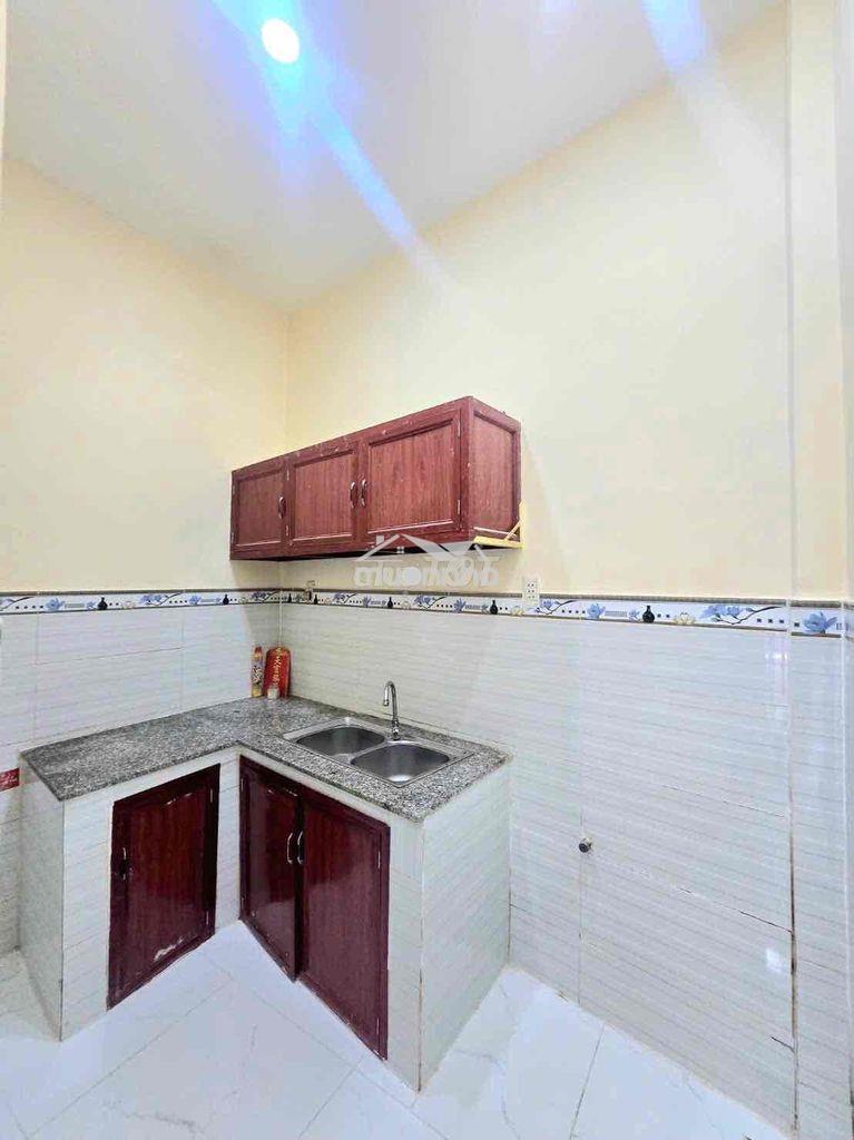 Nhà 1 lầu,  trung tâm quận 7 kế quận tư, gần khu xuất tân thuận - 4