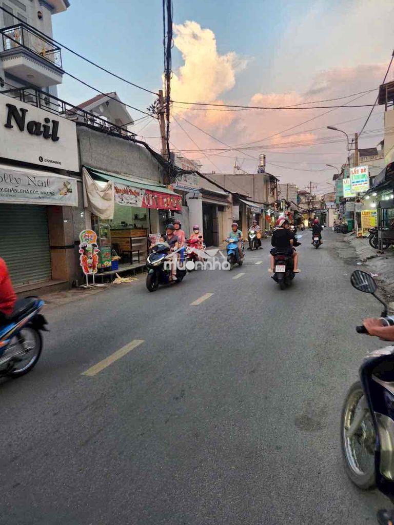 Nhà mặt tiền hẻm kd buôn bán . 4 x 20, 2pn - 2