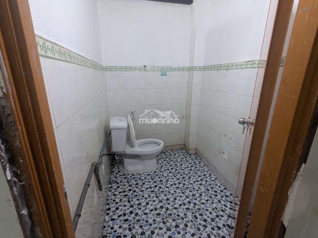 Nhà sạch sẽ mới sơn sửa đẹp phù hợp gia đình - 3