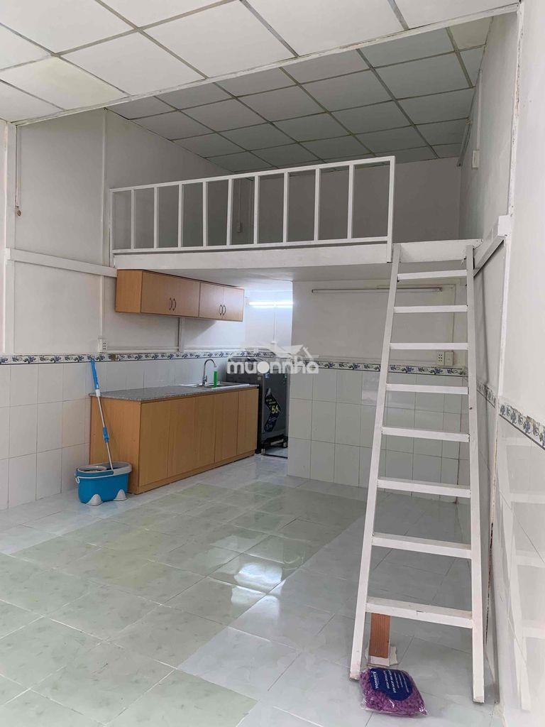 Phòng 60m2 gần ngã 4 htphat và hqviet q7