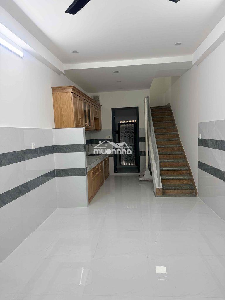 Cho thuê nhà 2 tầng lý chính thắng quận 3
