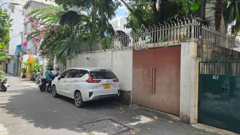 Biệt thự quận 3 - lê văn sỹ - dt: 13*24m (317m2) - 79 tỷ 9 - 2
