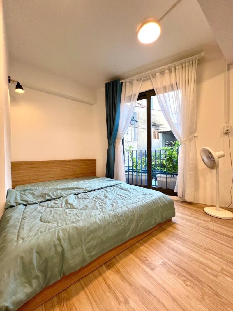 Cho thuê căn hộ ban công rộng 40m2, full nội thất điện biên phủ, bình thạnh gần ngã tư hàng xanh, uef, hiu