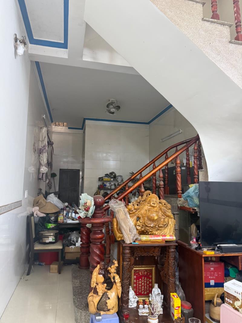 Nhà đẹp – đất rộng – giá chỉ 5 tỷ 4 🔥 📍 thuận giao – thuận an, bình dương 🏡 đất 195m², có 165m² thổ cư 📐 nhà 5,35 × 38m – 1 trệt, 1 lầu, 1 tum 🛏️ 3 phòng ngủ + phòng thờ + phòng gym ✨ nhà xây ch