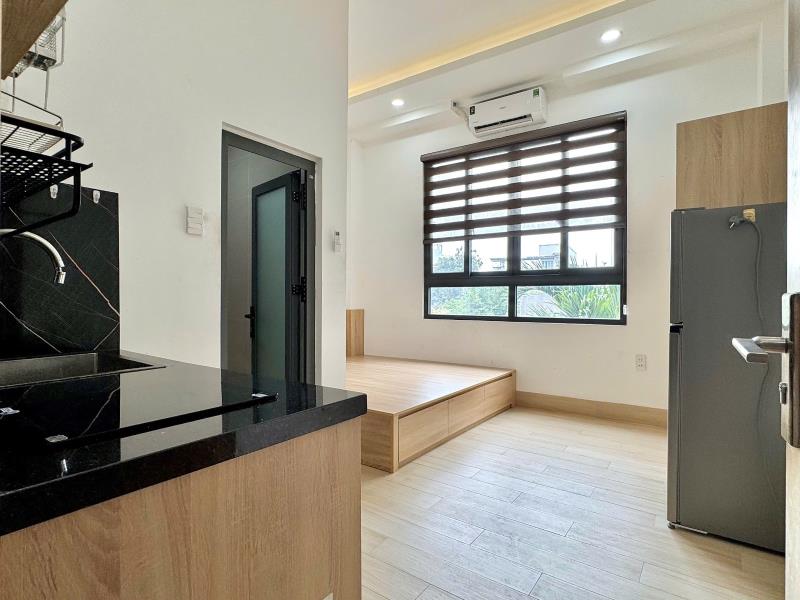 Căn hộ cao cấp có ban công / cửa sổ thoáng mát - Ảnh 2