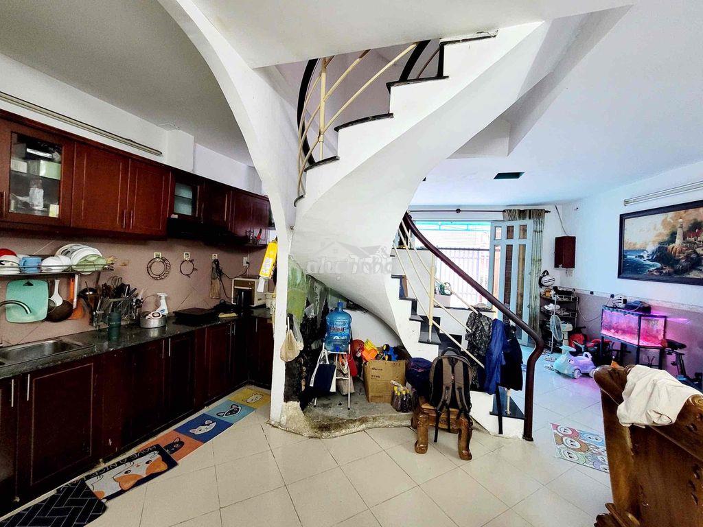 Nhà tặng nội thất ngang 4.5 nở hậu 7m gần ubnd nhỉnh 5.9 tỷ - Ảnh 4