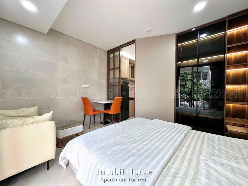 Cho thuê căn hộ ban công full nội thất hiện đại ngay ngã tư hàng xanh tiện đi quận 1 - Ảnh 4
