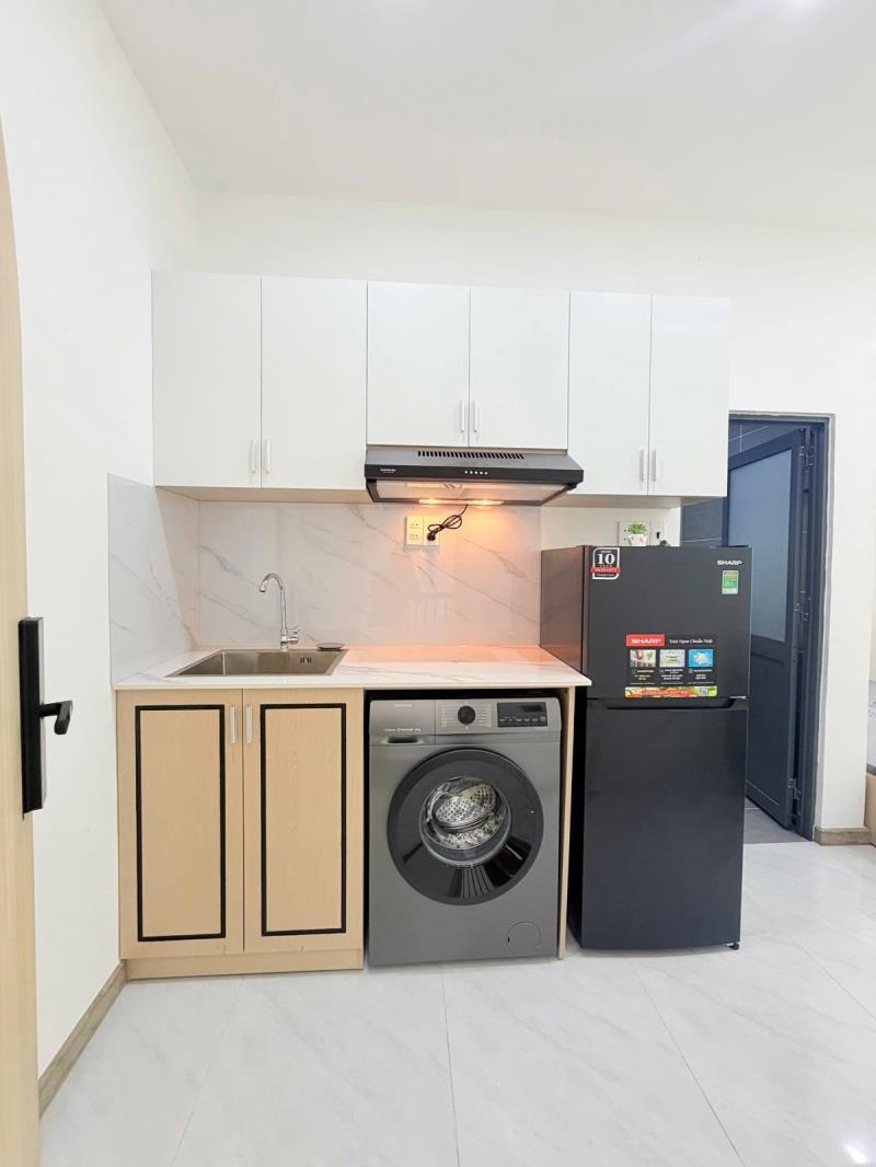 Cho thuê căn hộ 38m2 full nội thất cửa sổ lớn, máy giặt riêng ngay tăng bạt hộ gần khu ẩm thực phan xích long giáp quận 1,3 hầm xe thang máy - Ảnh 3