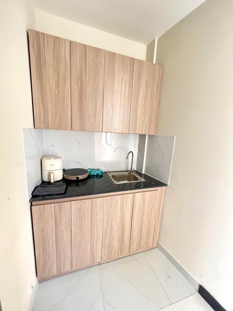 Trống sẵn căn 1pn tách bếp thang máy 40m2 full nội thất cửa sổ đón nắng ngay chu văn an gần chợ bà chiểu giáp quận 1,3 mặt tiền đường , khu an ninh - Ảnh 3