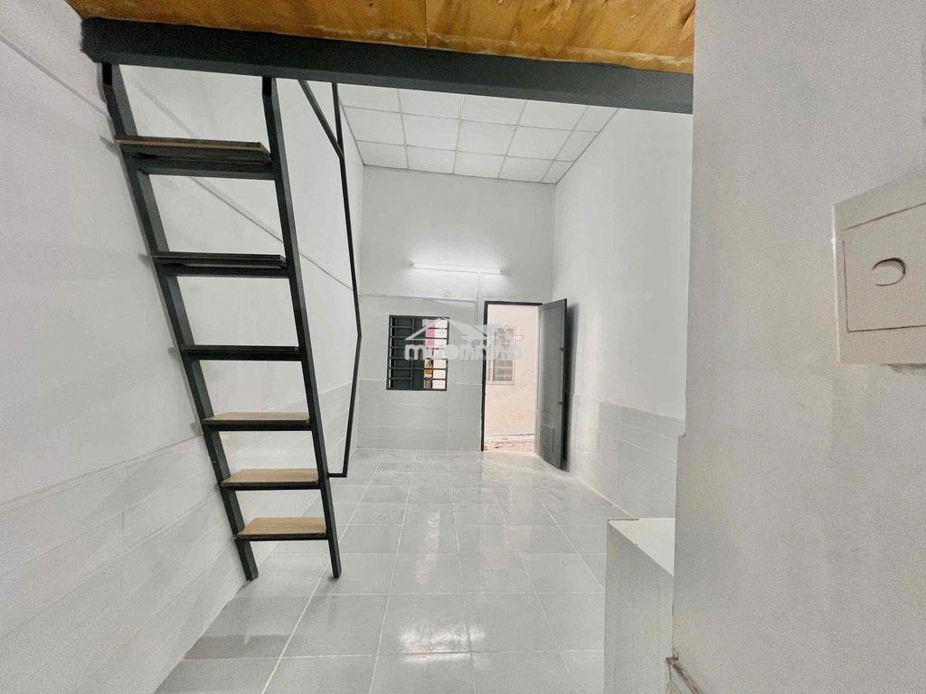 🔥Phòng gác ban công rộng_sẵn máy lạnh_kế bên cv gia định_sân bay - Ảnh 2