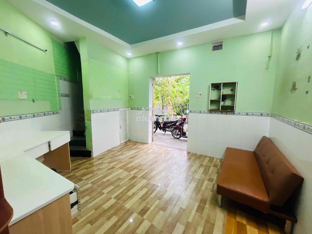 Nhà sổ chung lầu trệt 2pn 2wc đường 4m gần ngã tư bình trị - 3